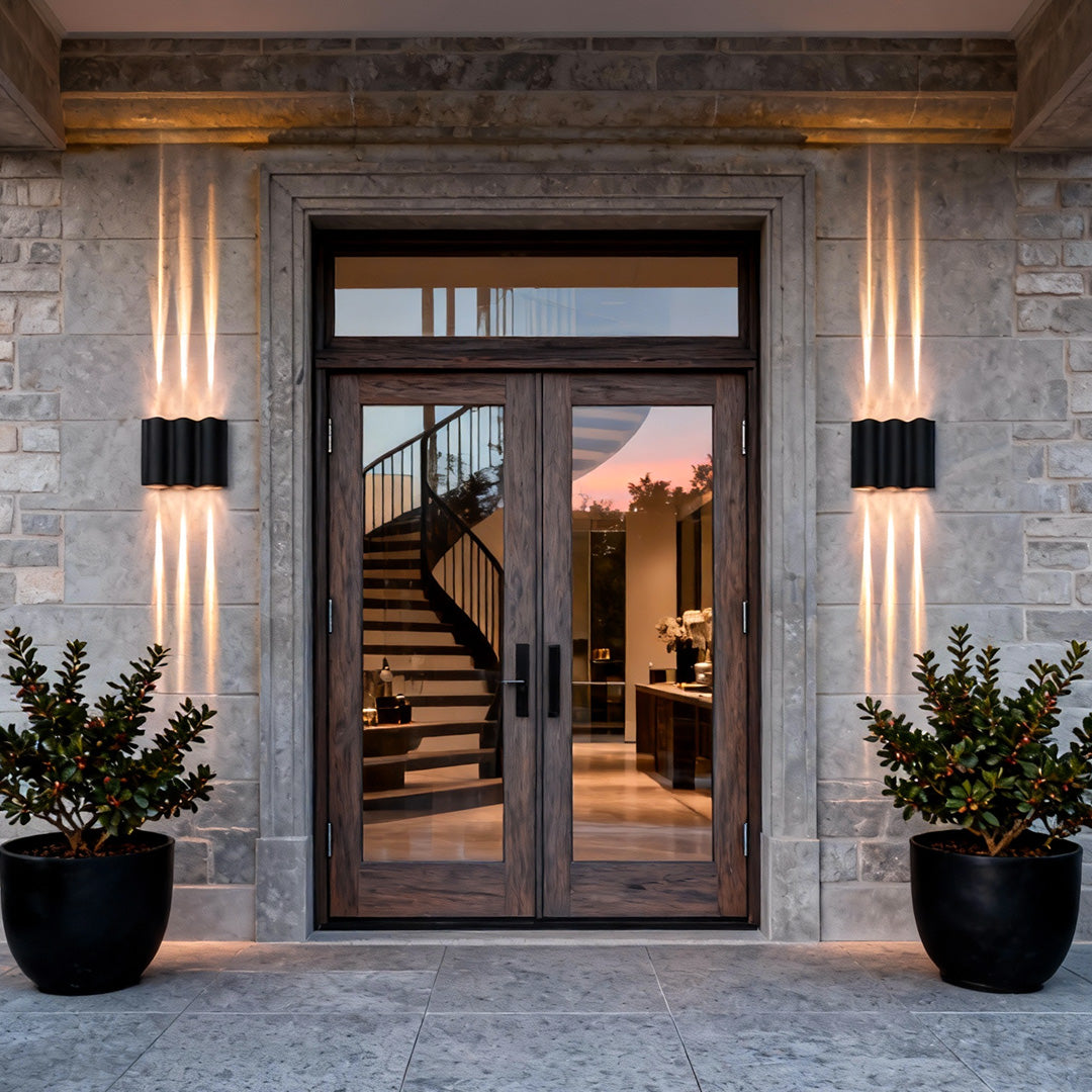 Integrated LED Aluminum Up-Down Outdoor Wall Light (IP54)