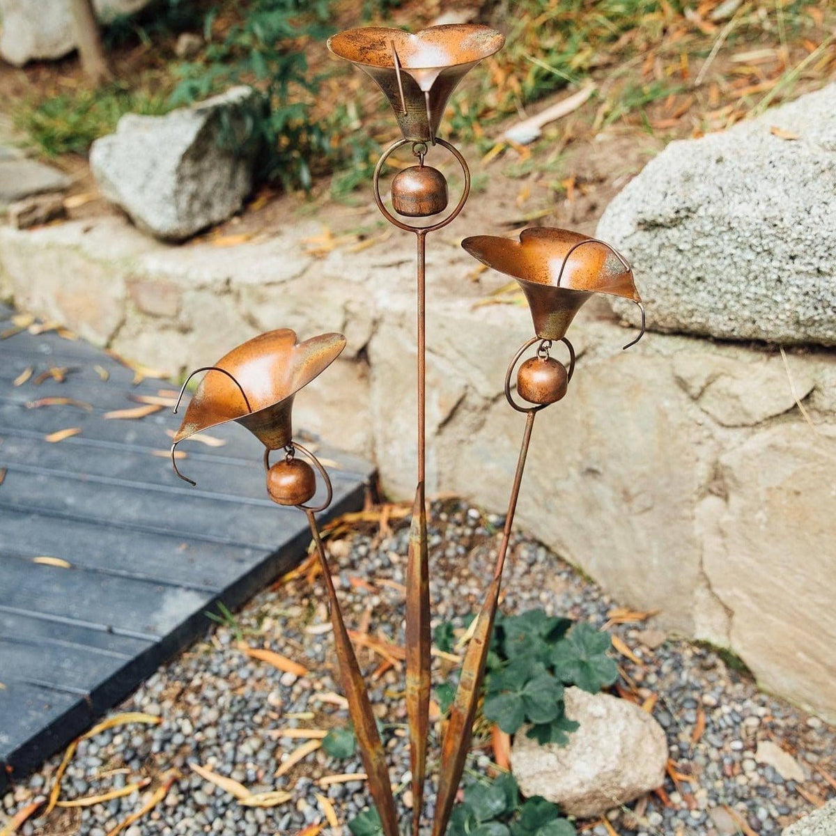 Triple Calla Lily Garden Stake with Bells in Copper Finish