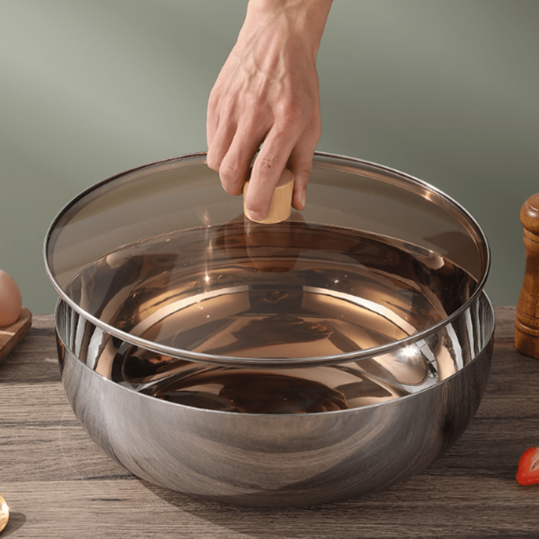 Spacious Mixing Bowl Featuring a Glass Cover