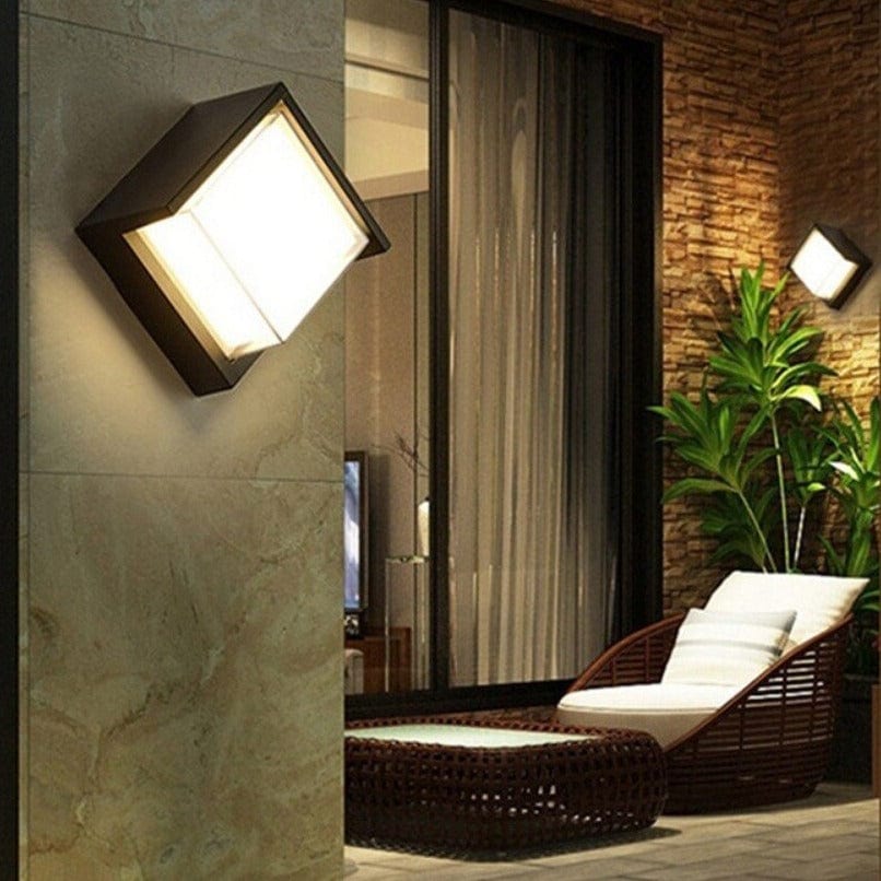 Outdoor Wall Lamp with Solar Motion Sensor for Illumination