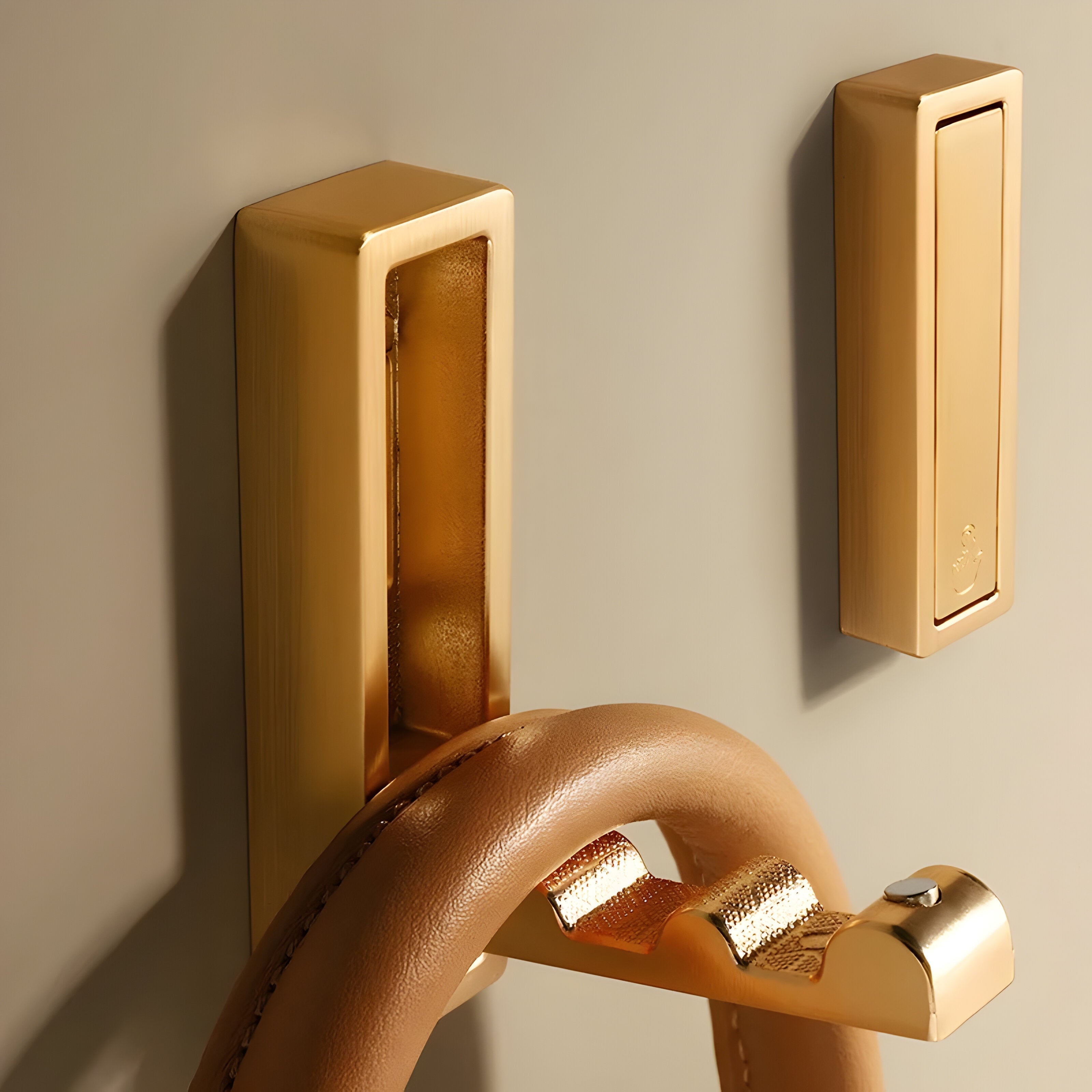 Foldable Wall Hook – Discreet and Space-Saving Design