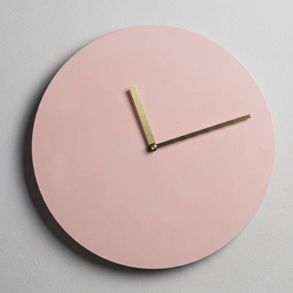 Numberless Round Wall Clock with Minimalist Design