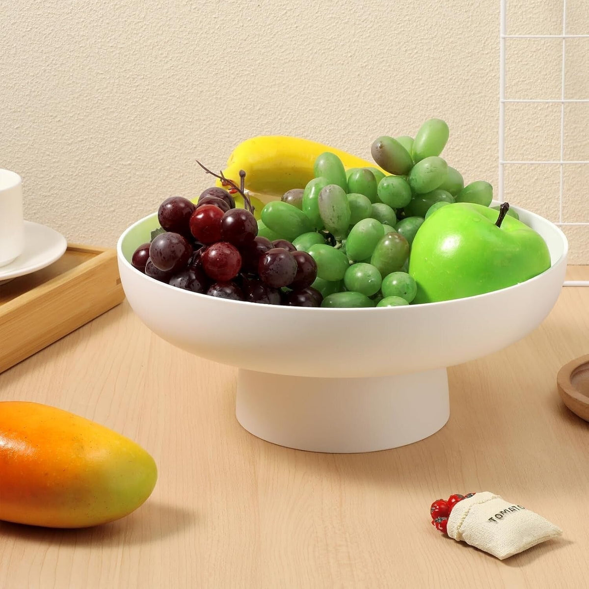 Decorative Fruit Bowl with Elevated Stand – Modern Design
