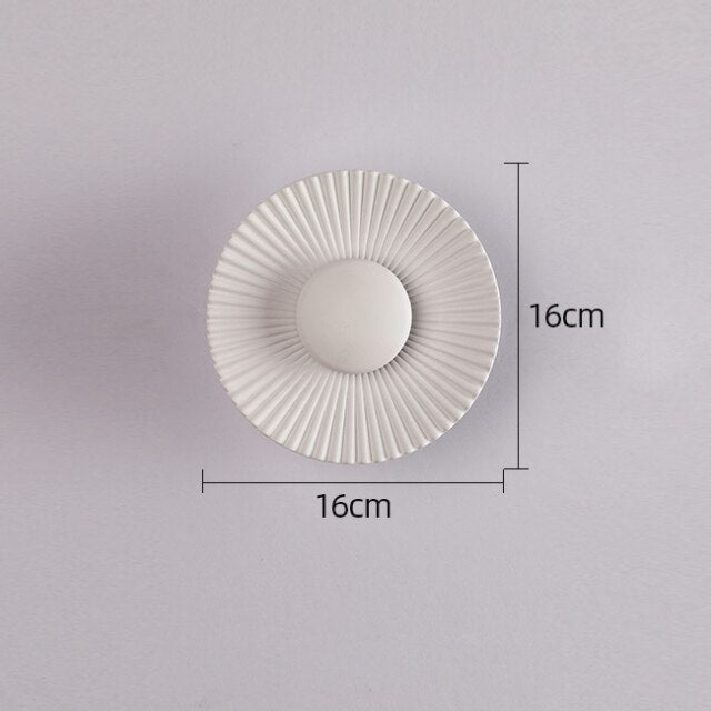 Modern Wall Lamp with Metallic Sun Design