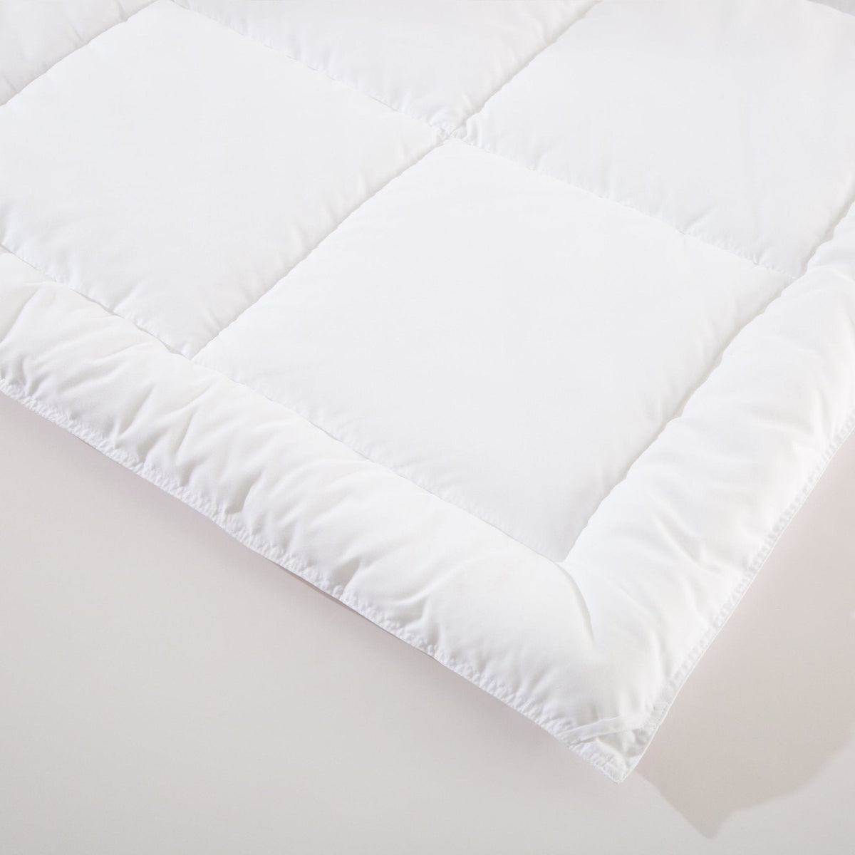 All-Season Comforter with Quilted Design for Better Sleep