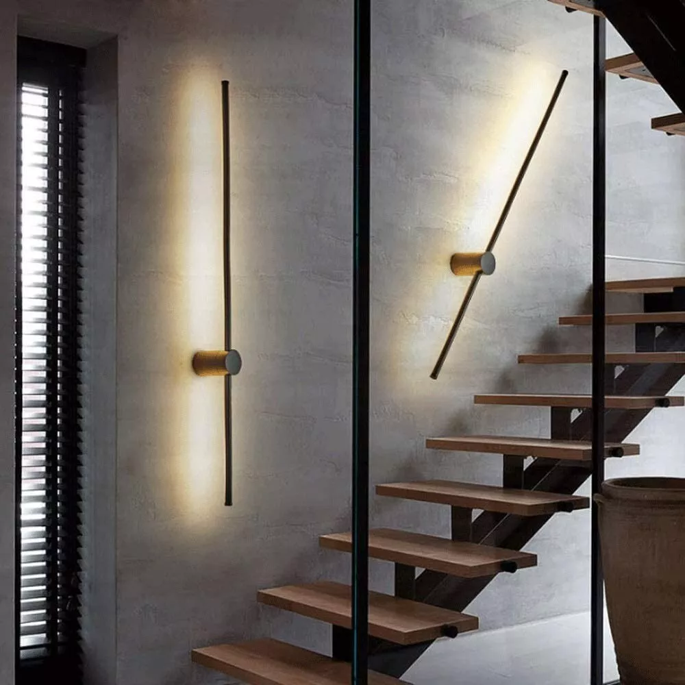 Sleek Linear Outdoor Wall Lamp for Modern Spaces