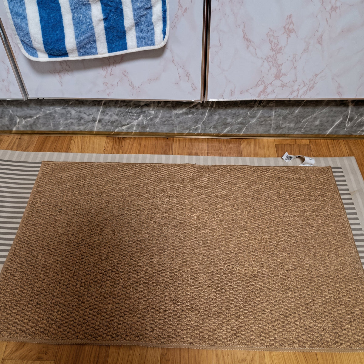 Non-Slip Rug with Soft Plush Bladder Texture for Doorway