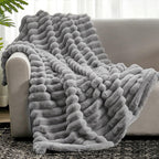 Oversized Plush Throw Blanket – Soft and Textured Comfort