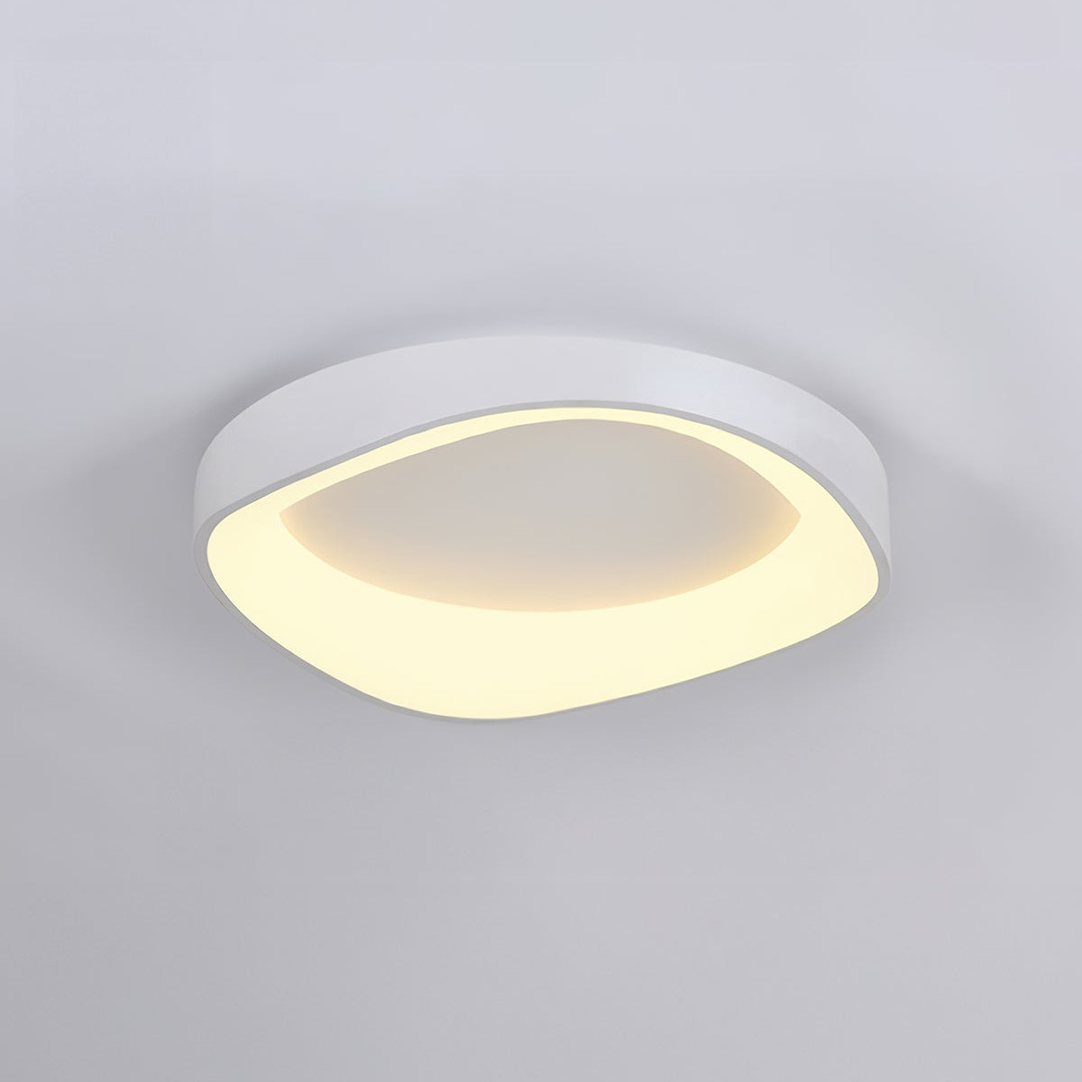 Ceiling Light with Artistic Wood Grain Design in Nordic Style