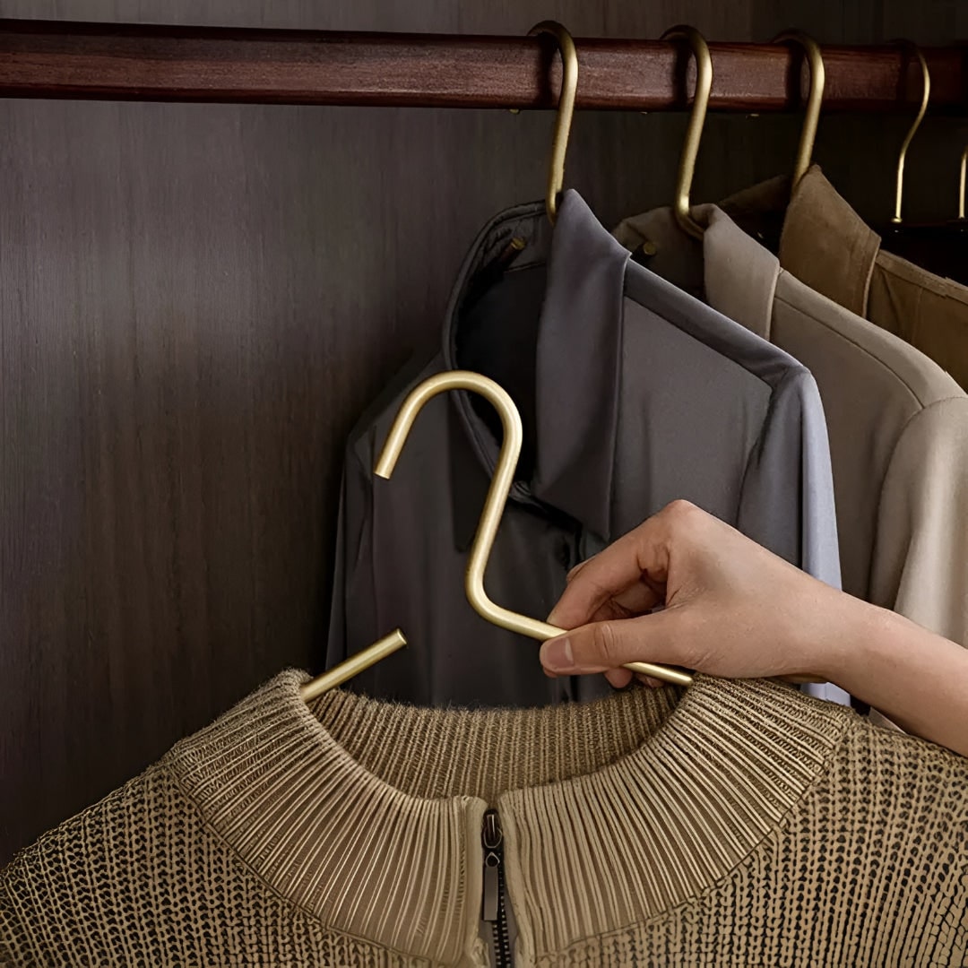 Heavy Duty Space-Saving Clothing Hangers Set for Women